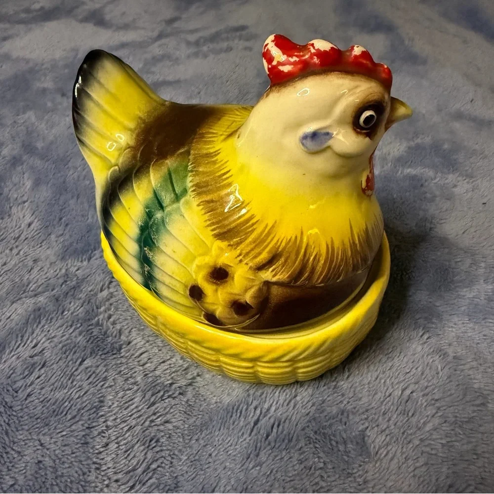 Vintage Yellow Ceramic Hen on‎ Nest Decorative Bird Figurine - Picture 2 of 5